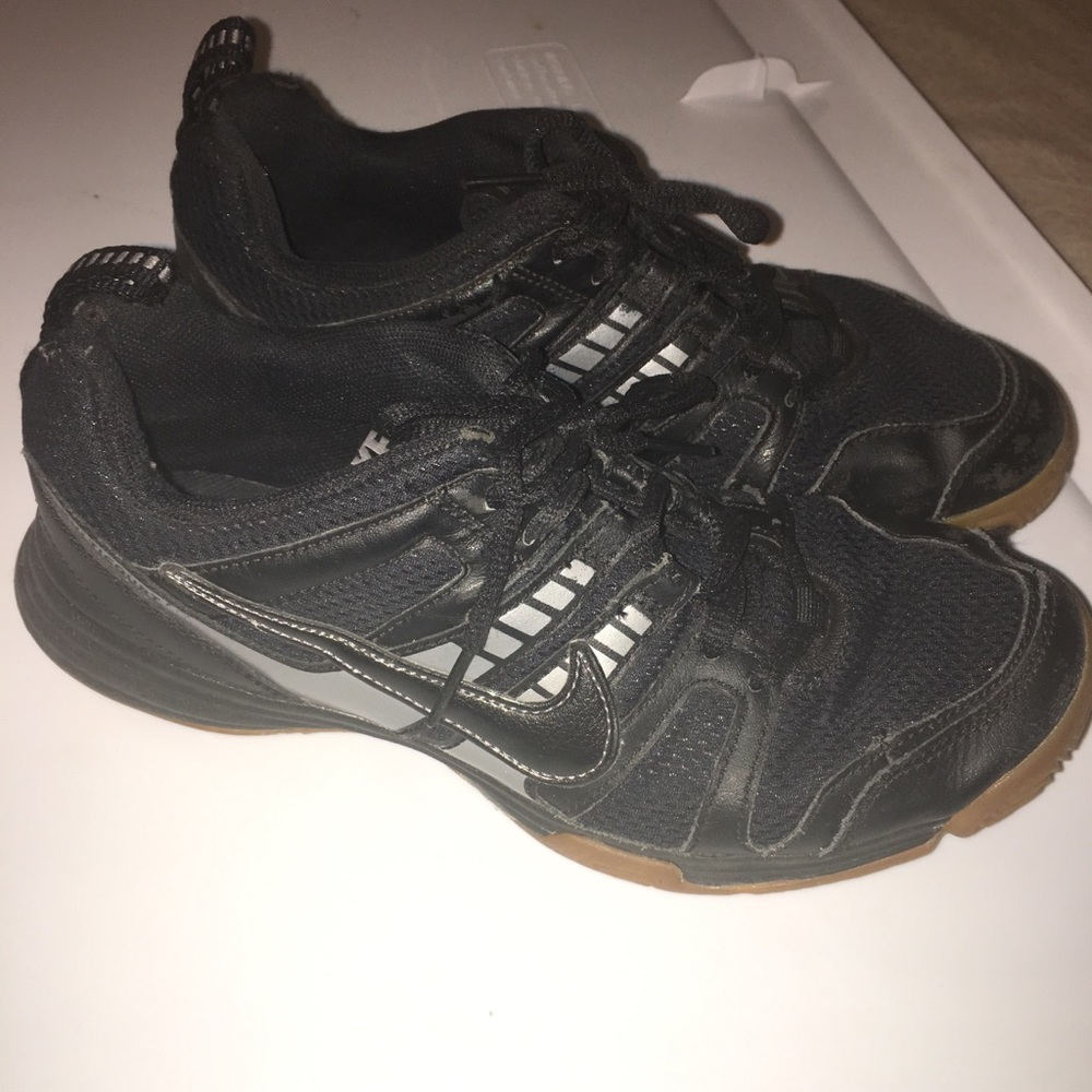 Volleyball shoes